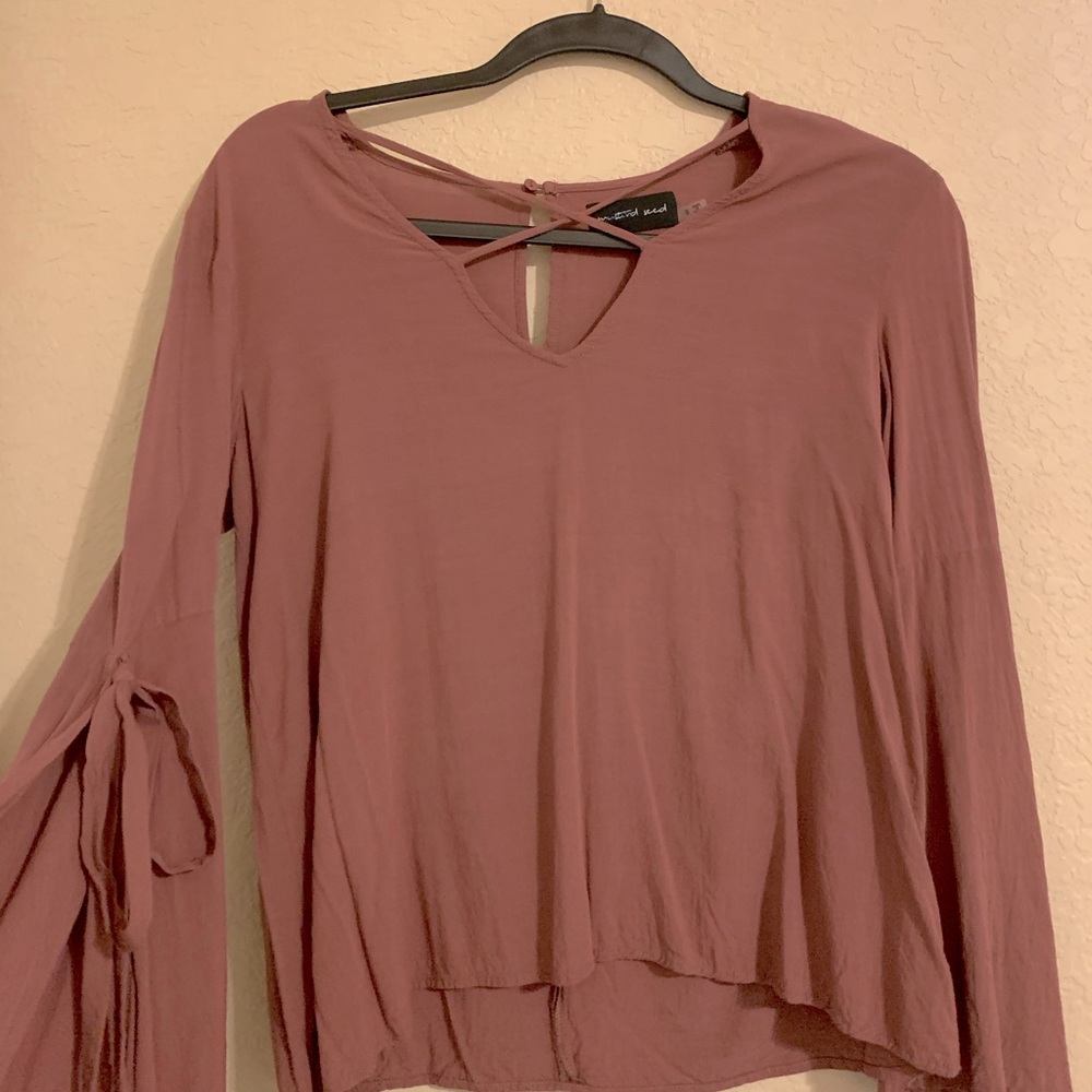 Women’s light weight long sleeve